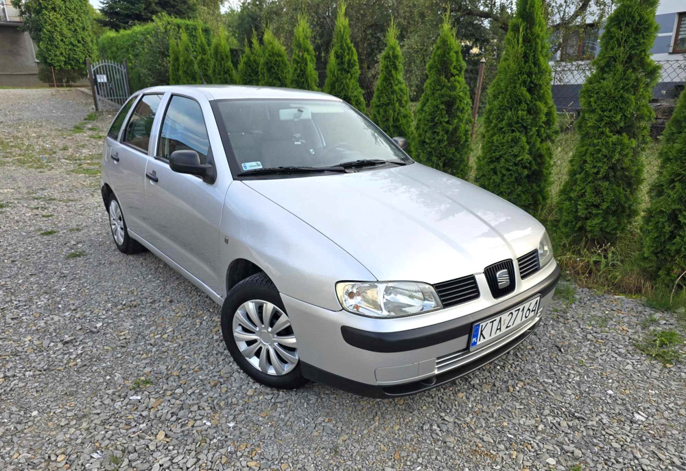 Seat Ibiza FL 1.4 MPI 2001 Energy steering Electrical home windows Air-con 5 doorways